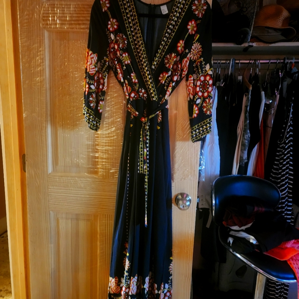 New Jersey suit..jump classic style with color designs...zipper back w belt. 6 7